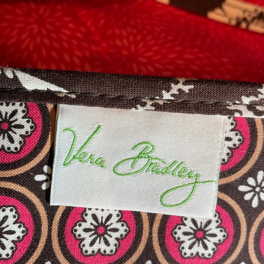 Vera Bradley’s Imperial Style Magnetic Snap Folding Clutch - Picture 6 of 11